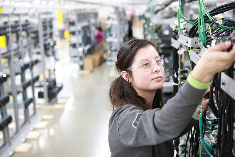 Why Choose 2-Way Radio in a Manufacturing Environment?